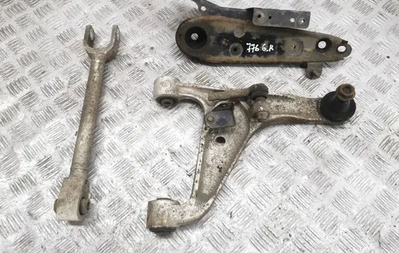 Infiniti Q50 Rear upper control arm/wishbone