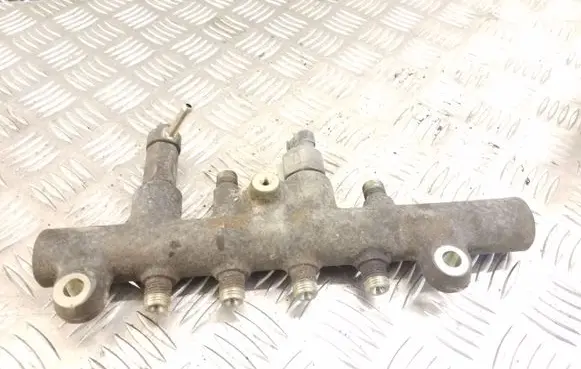 Mazda 6 Fuel main line pipe 05E28