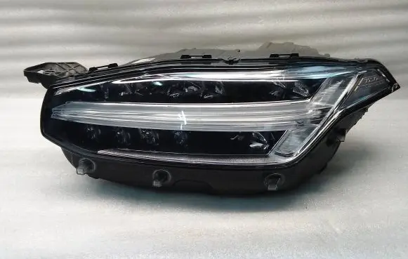 Volvo XC90 Headlight/headlamp 31655157