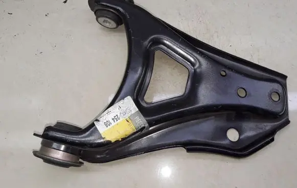 Renault Scenic I Front lower control arm/wishbone 8200254108