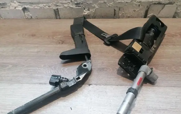 Volvo S40 Front seatbelt 6012243 056140422