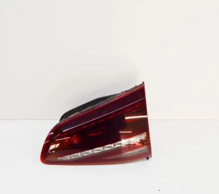 Volkswagen Golf VII Tailgate rear/tail lights 5G0945308E