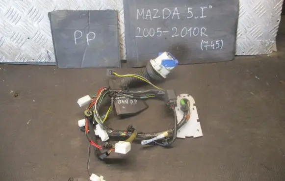 Mazda 5 EUR ISO radio connector CC2967200