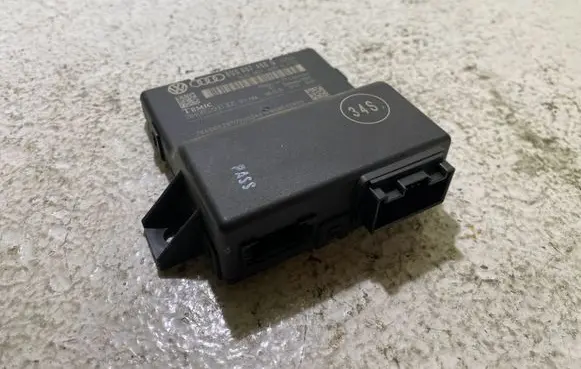 Audi A1 Gateway control module 8U0907468G 1P01808D