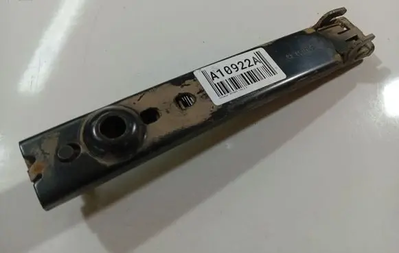 Chrysler Voyager Seat belt adjustment rail At76943