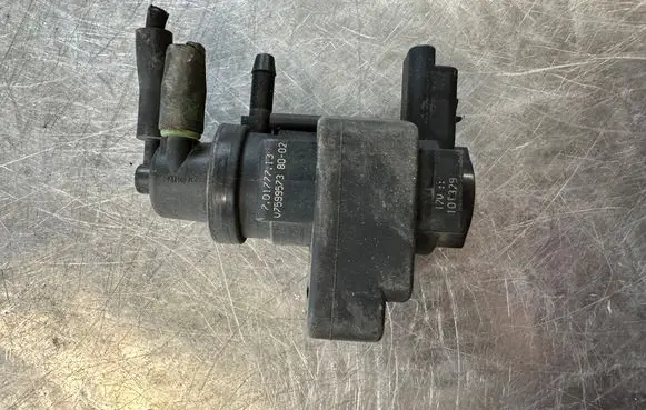Citroen DS4 Vacuum valve 70177713