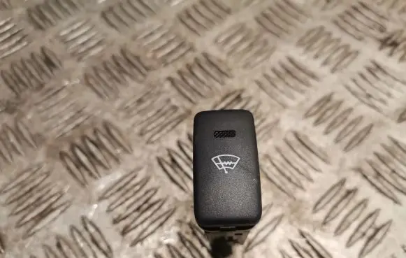 Lexus IS 220D-250-350 Windscreen/window heater switch 15A280