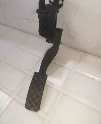Volkswagen Golf IV Accelerator throttle pedal 1J1721503H 6PV00777001
