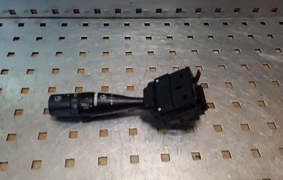 Mitsubishi Colt Wiper control stalk 17E018