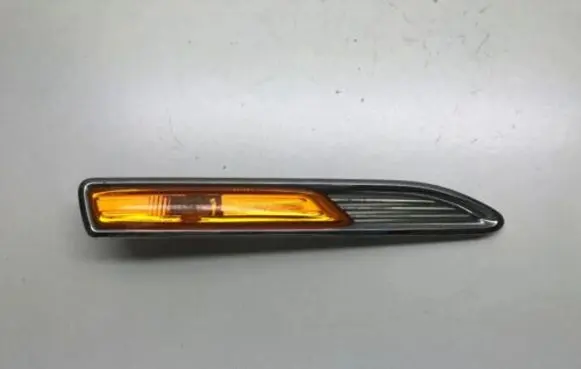 Ford Mondeo MK IV Front fender indicator light 7S7113K354BD