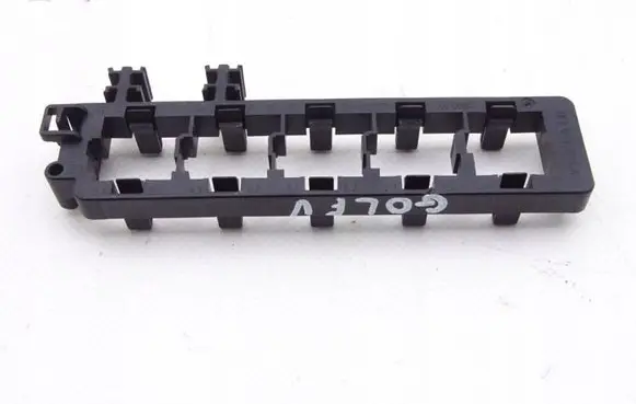 Volkswagen Golf V Relay mounting block 