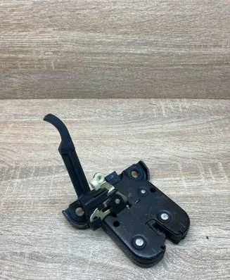 Audi A3 S3 8P Tailgate/trunk/boot lock/catch/latch 8P3827469A