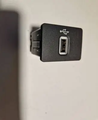Ford Fiesta USB socket connector HS7T14F014AE 09521153092