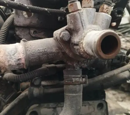 Audi A3 S3 8L Engine coolant pipe/hose 038121133a