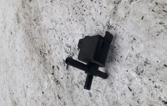 Volkswagen New Beetle Turbo solenoid valve 058906283