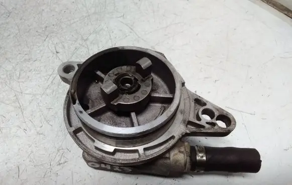 BMW 3 E46 Vacuum pump 98110885