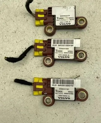 Volvo S40, V40 Airbag deployment crash/impact sensor 30617704A B000832418 E030431791