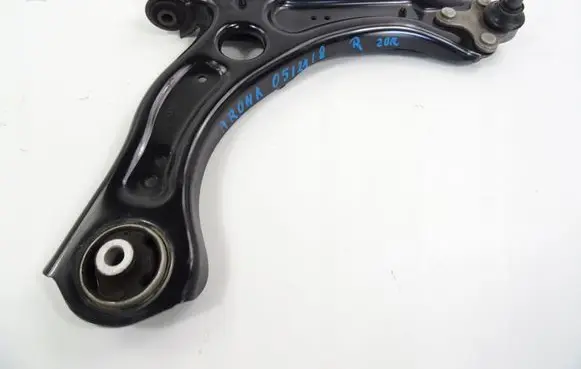 Seat Arona Front lower control arm/wishbone 2Q0407152D