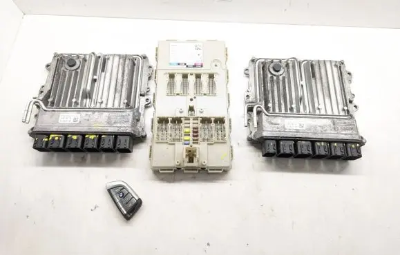 BMW 5 G30 G31 G38 Engine ECU kit and lock set 9494495 8801716