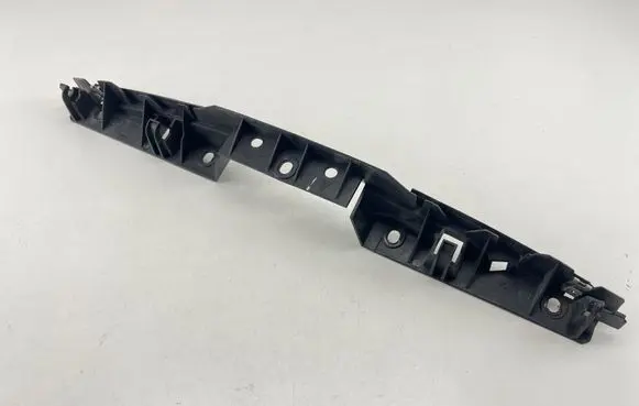 Front bumper mounting bracket
