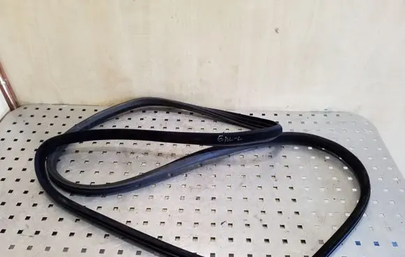 Volvo XC70 Rear door rubber seal (on body) 