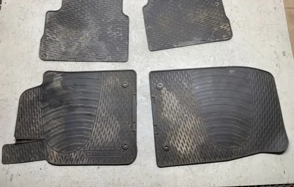 Opel Vectra C Car floor mat set 93179517 9162728 91158520