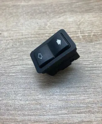 BMW 5 E39 Electric window control switch 8368974