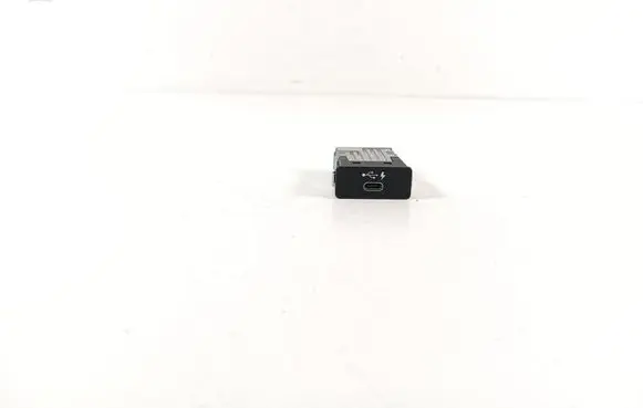 BMW iX3 G08 USB socket connector 8711939