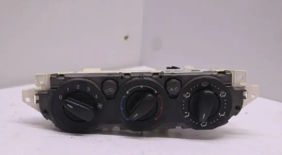Ford Focus C-MAX Climate control unit 3M5T19980BC 69607321 1BBC0311211A
