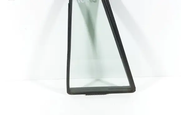 Rear vent window glass
