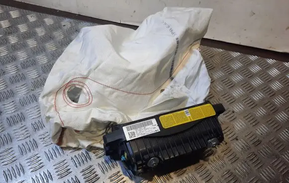 Volkswagen Touareg II Passenger airbag 7P6880204E