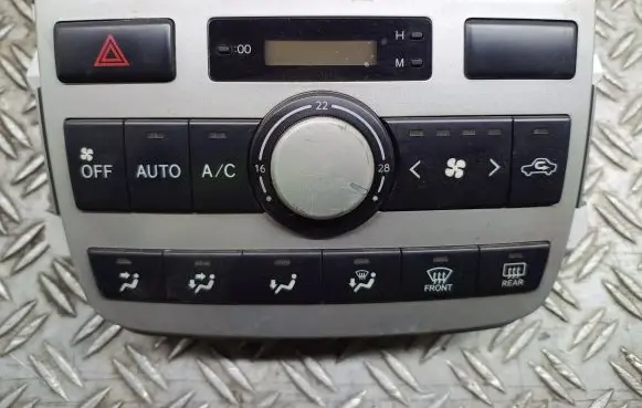Toyota Avensis T220 Climate control unit