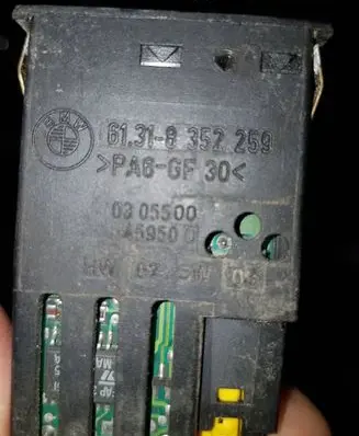 BMW 5 E39 Seat heating switch 61318352259 0305500 459500