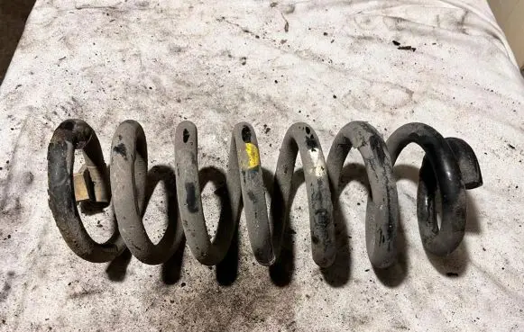Peugeot 607 Rear coil spring YELLOWWHITE