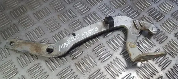 Mercedes-Benz E W210 Tailgate/trunk/boot hinge