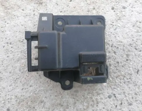 Ford B-MAX Rear bumper mounting bracket AV11-17A882-AB