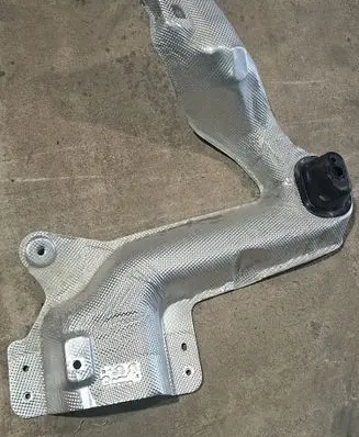 Renault Clio V Exhaust heat shield 747619568R