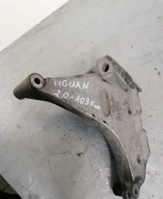 Volkswagen Tiguan Engine mounting bracket 03L199207