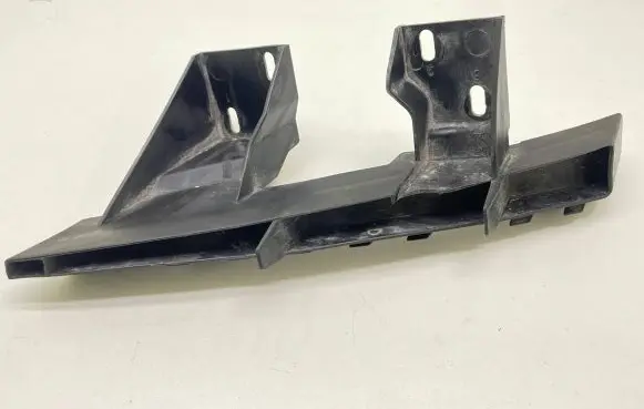 Audi Q7 4L Front bumper mounting bracket 4L0807334