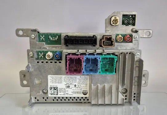 Jeep Grand Wagoneer Radio/CD/DVD/GPS head unit P68527730AI 68527730AI P68527730AJ