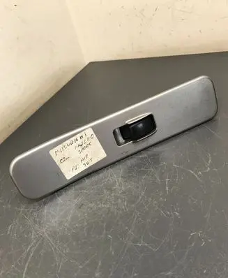 Mitsubishi Pajero Sport I Electric window control switch C8DD160MSG
