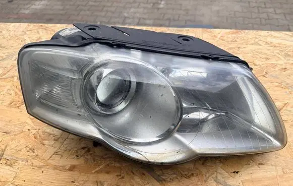 Volkswagen PASSAT B6 Headlight/headlamp 3C0941006T