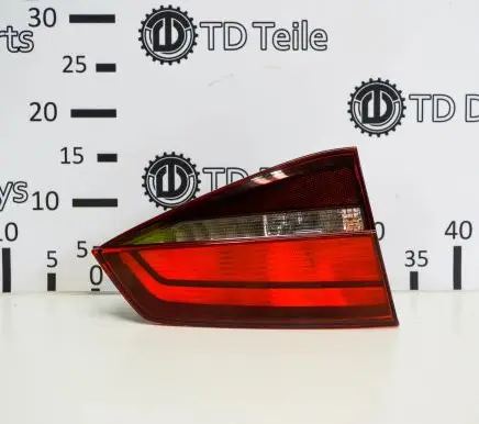 Volkswagen Jetta VI Tailgate rear/tail lights 5C6945093