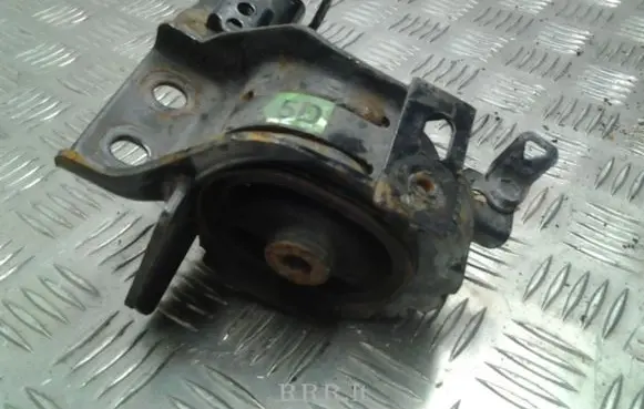 Toyota Avensis T250 Engine mount bracket 123720R010