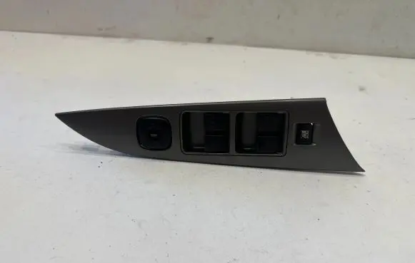 Mazda 3 I Electric window control switch 03123050
