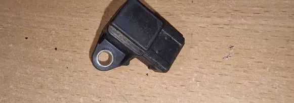 BMW 5 E39 Sensor 2246977