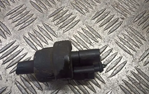 Volkswagen Touran I Valve vacuum 058133459