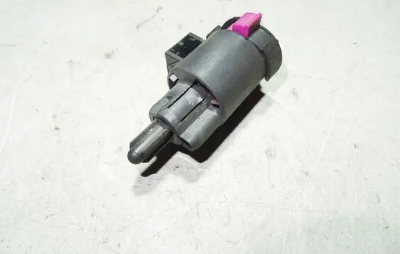 Audi Q7 4L Brake pedal sensor switch 4F0945459B
