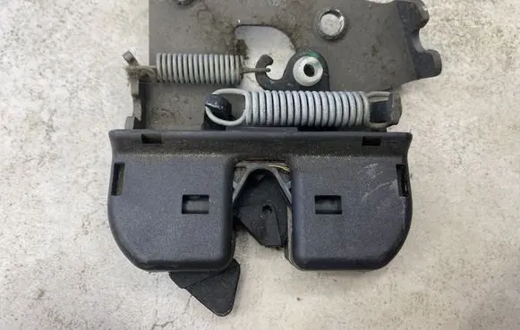 BMW 3 E90 E91 Seat back rest lock catch 7112863
