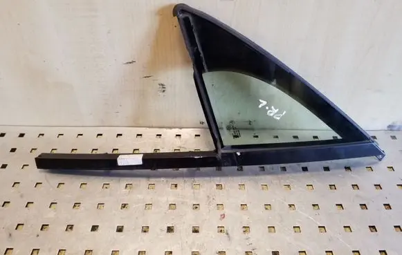 Volkswagen Touareg II Front door vent window glass four-door 7P0845113